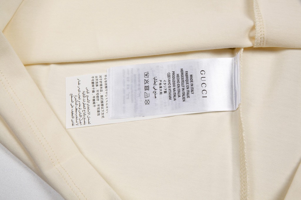 Gucc* T-shirt
